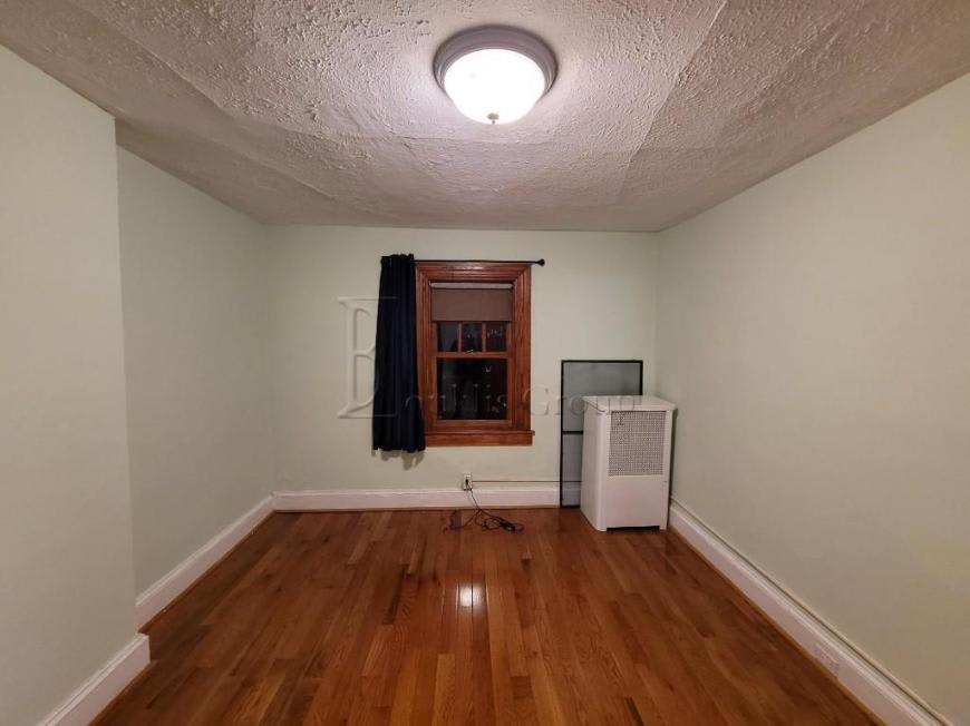 23-14 21st Avenue – photo 5