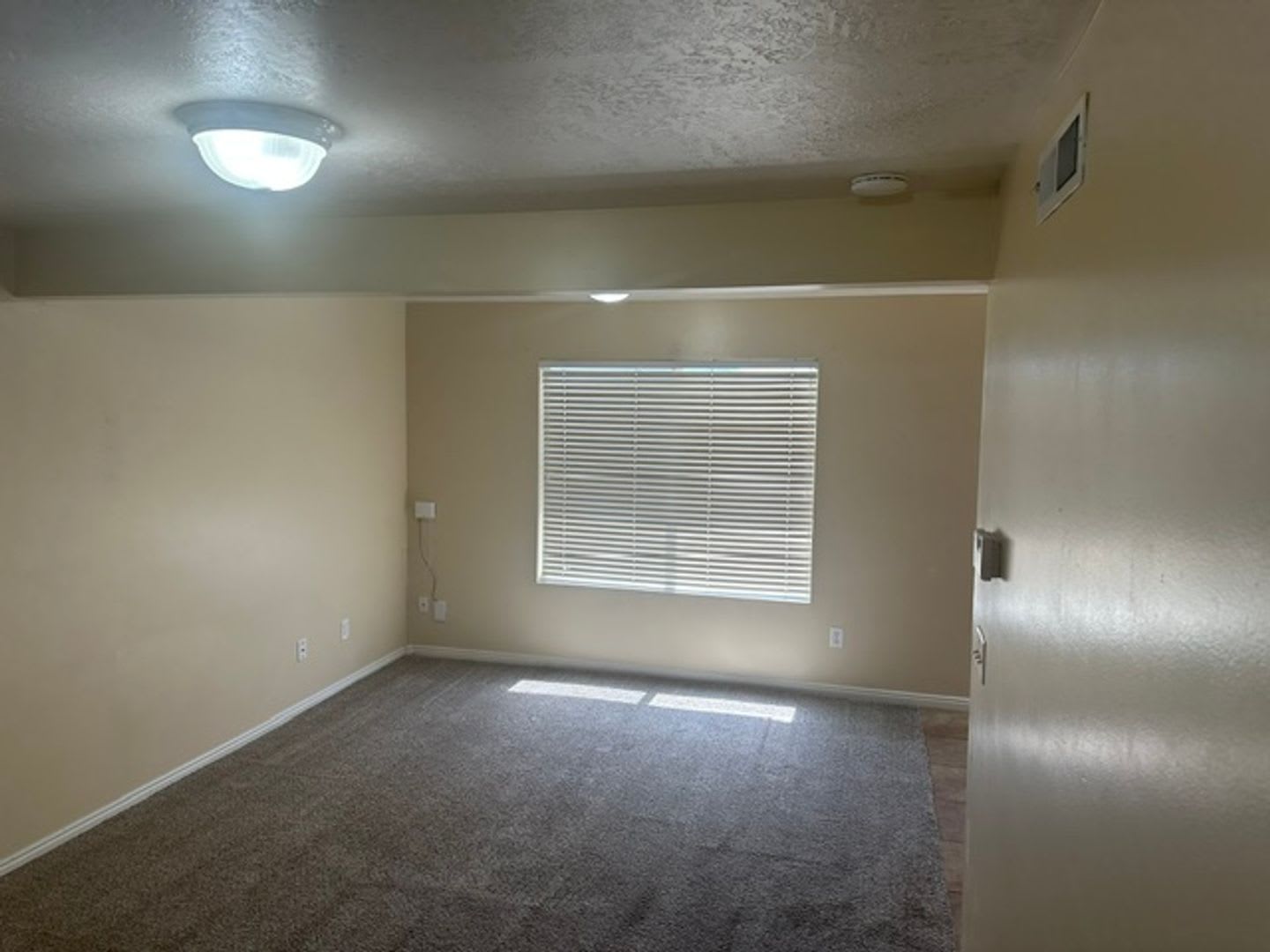 Beautiful Harrisville Townhouse for Rent – photo 2