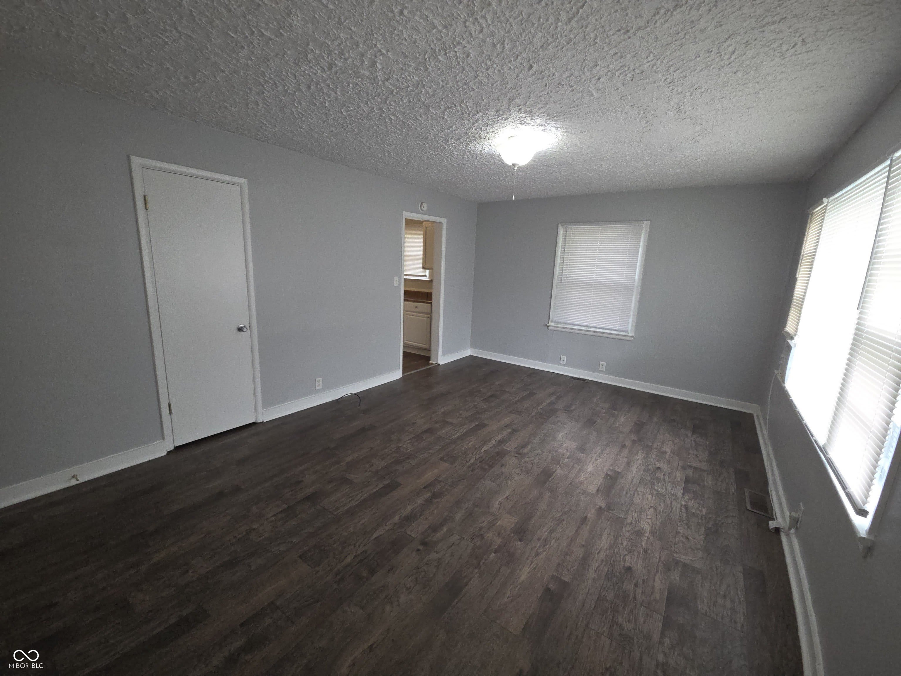 6104 Bettcher Avenue – photo 4