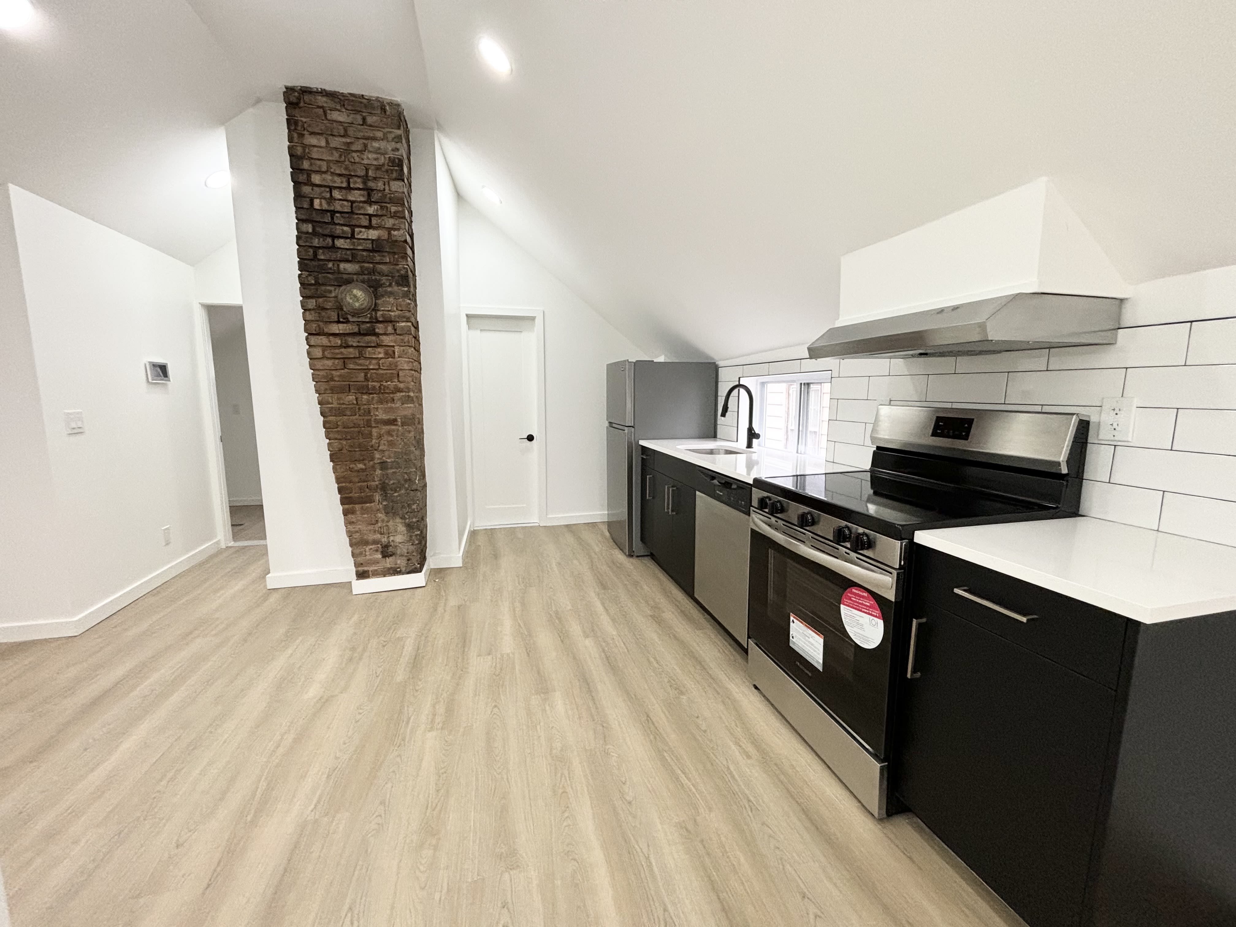 165 West Main Street – photo 3