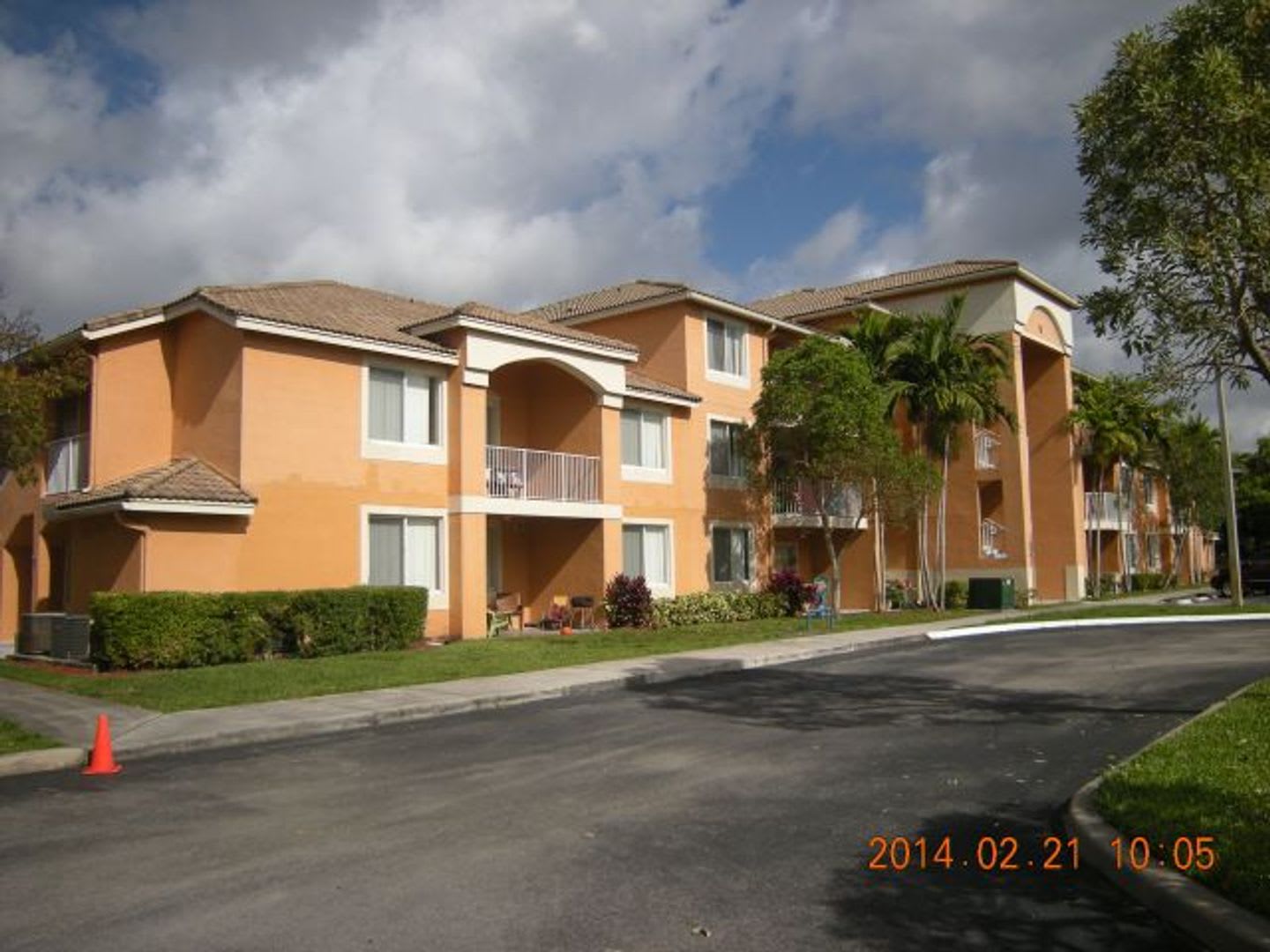 Georgeous College Town 2 2 Split Floorplan – photo 1