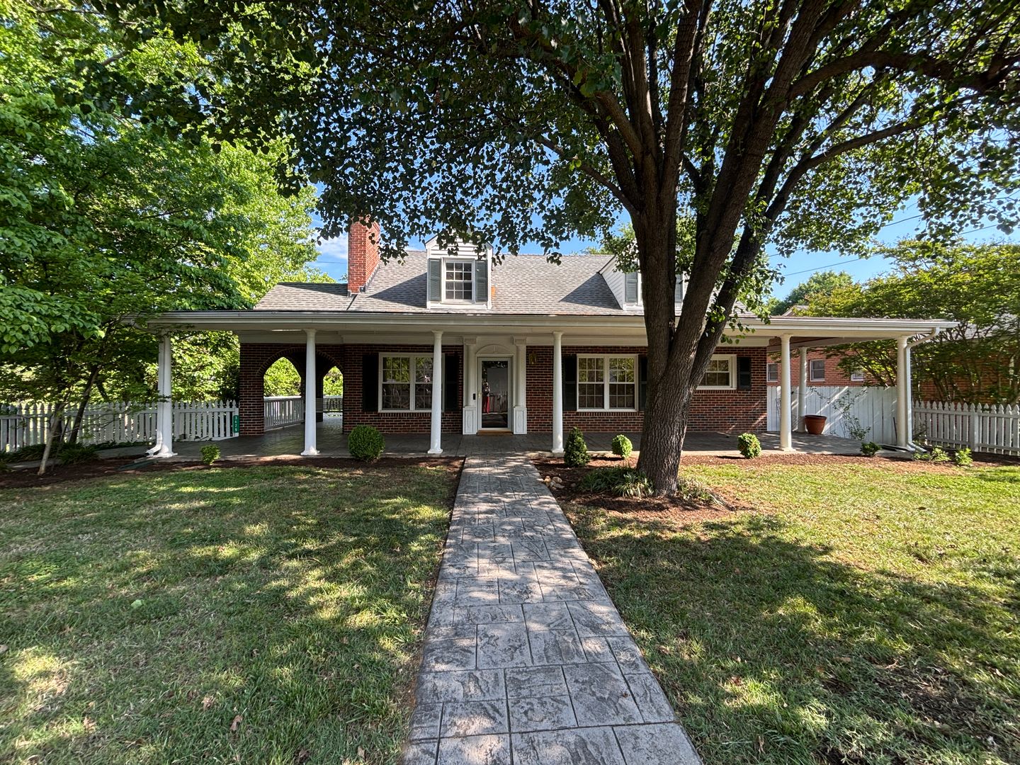 4 bedroom – Roanoke County – photo 1