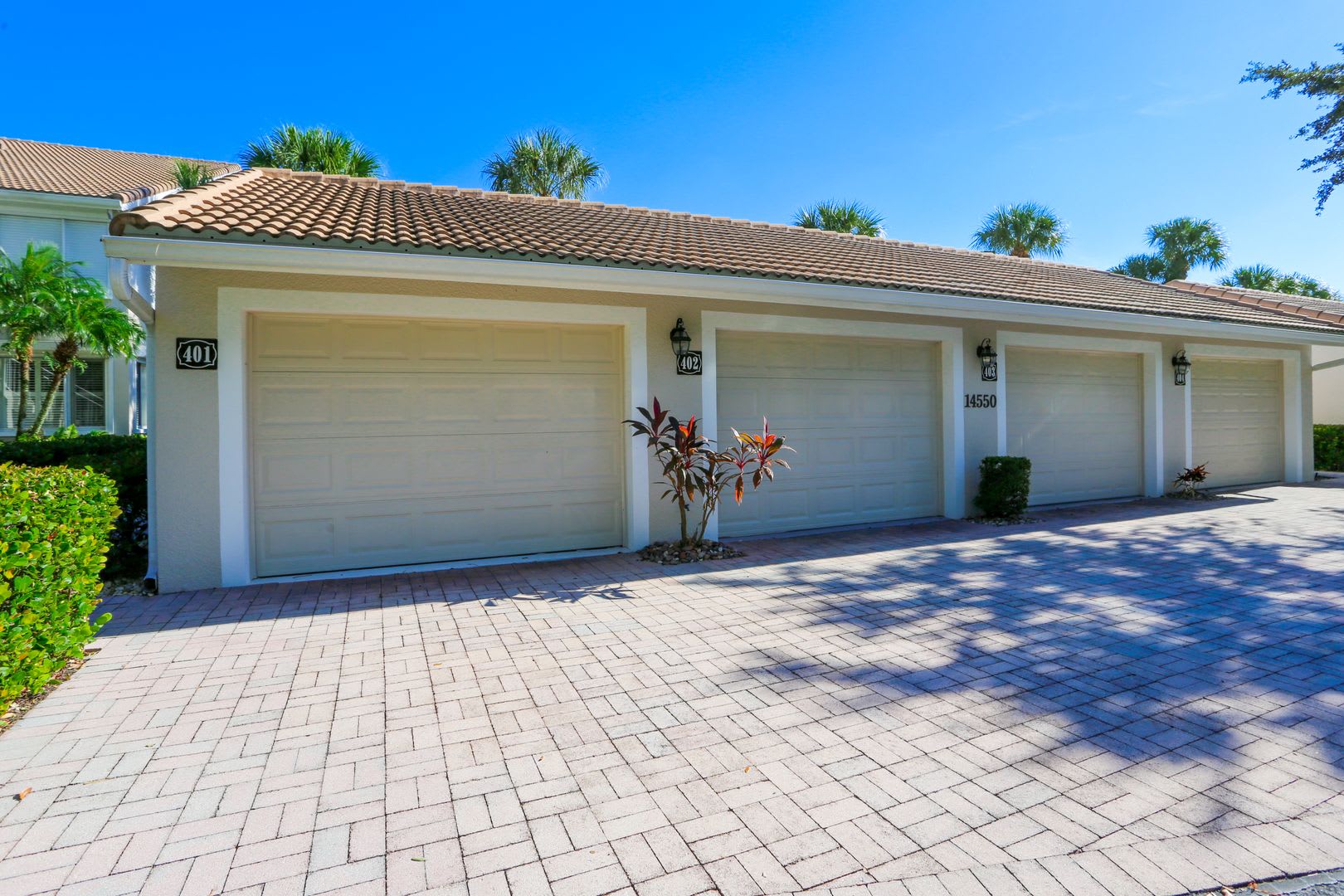 ** 3/2 VERY NICE TOWNHOUSE AVAILABLE FOR SEASON OR ANNUAL RENTAL ** FALLING WATERS ** NAPLES – photo 1
