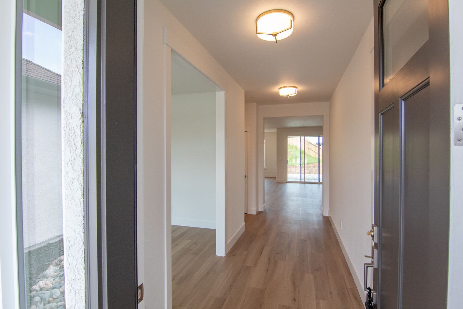 500 Move In Special Off First Months Rent – photo 2
