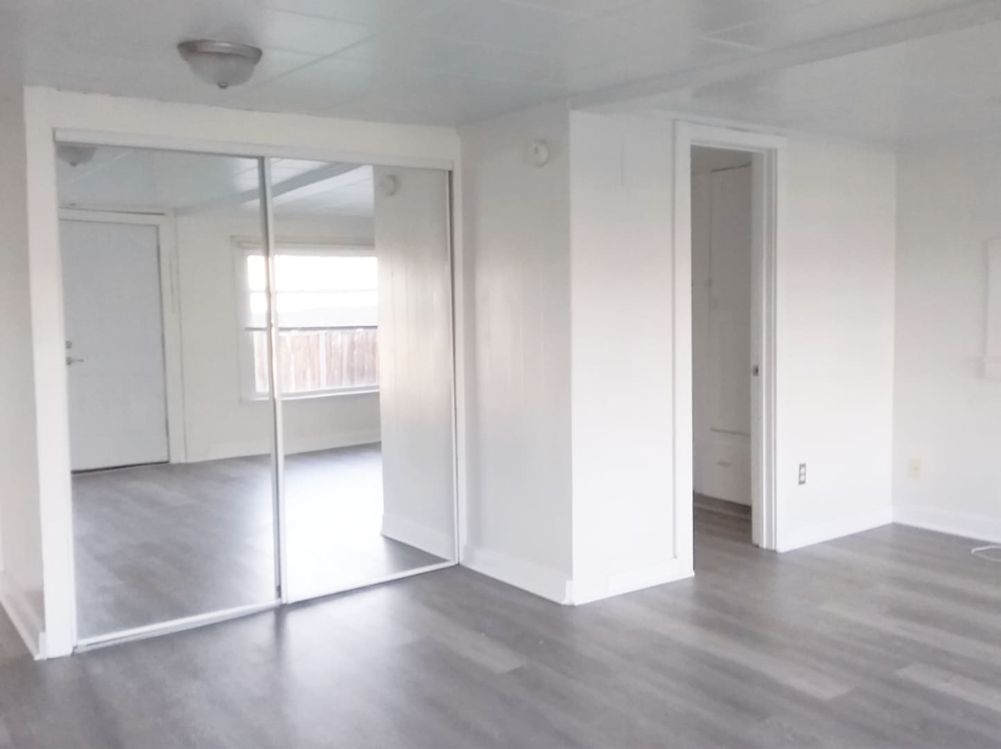 Two-Bedroom, One-Bath HOUSE for Rent ~ Water and Sewer Included! – photo 2