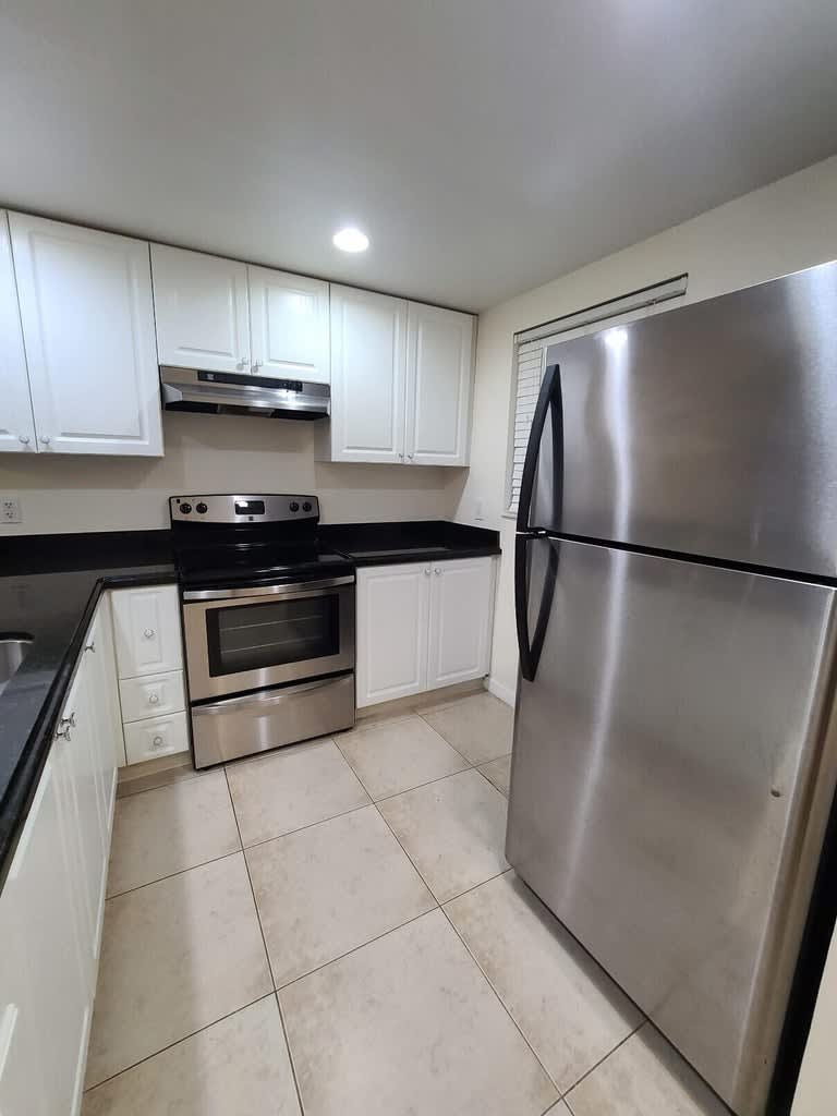 1547 Lake Crystal Dr – photo 1