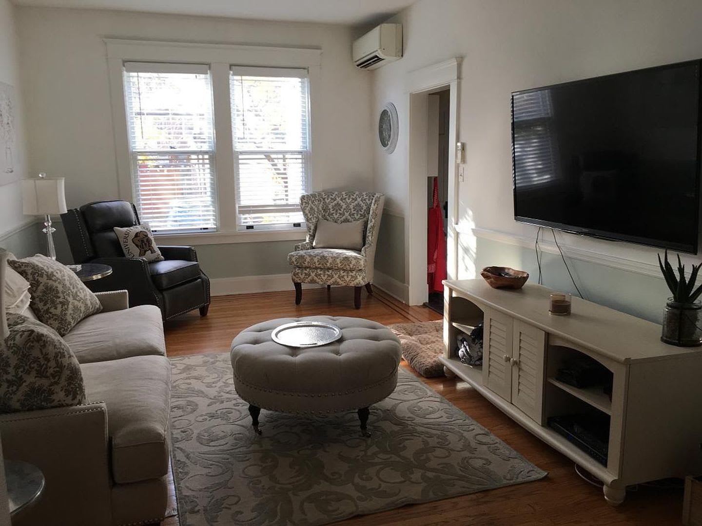 Remington 5BR Rowhome Available 6/1 – photo 5