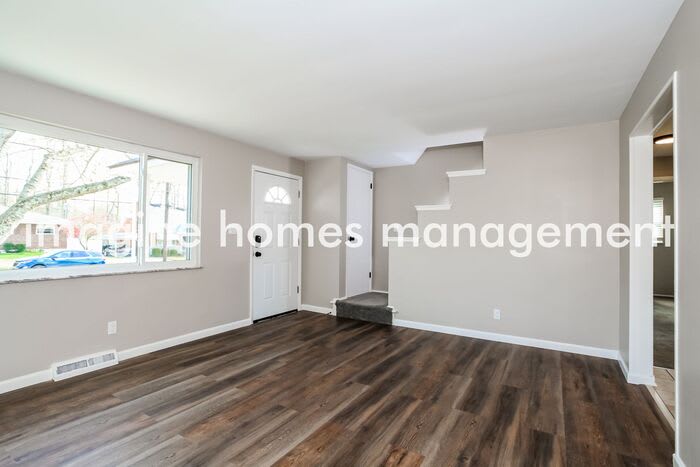 10496 Thornview Drive – photo 5