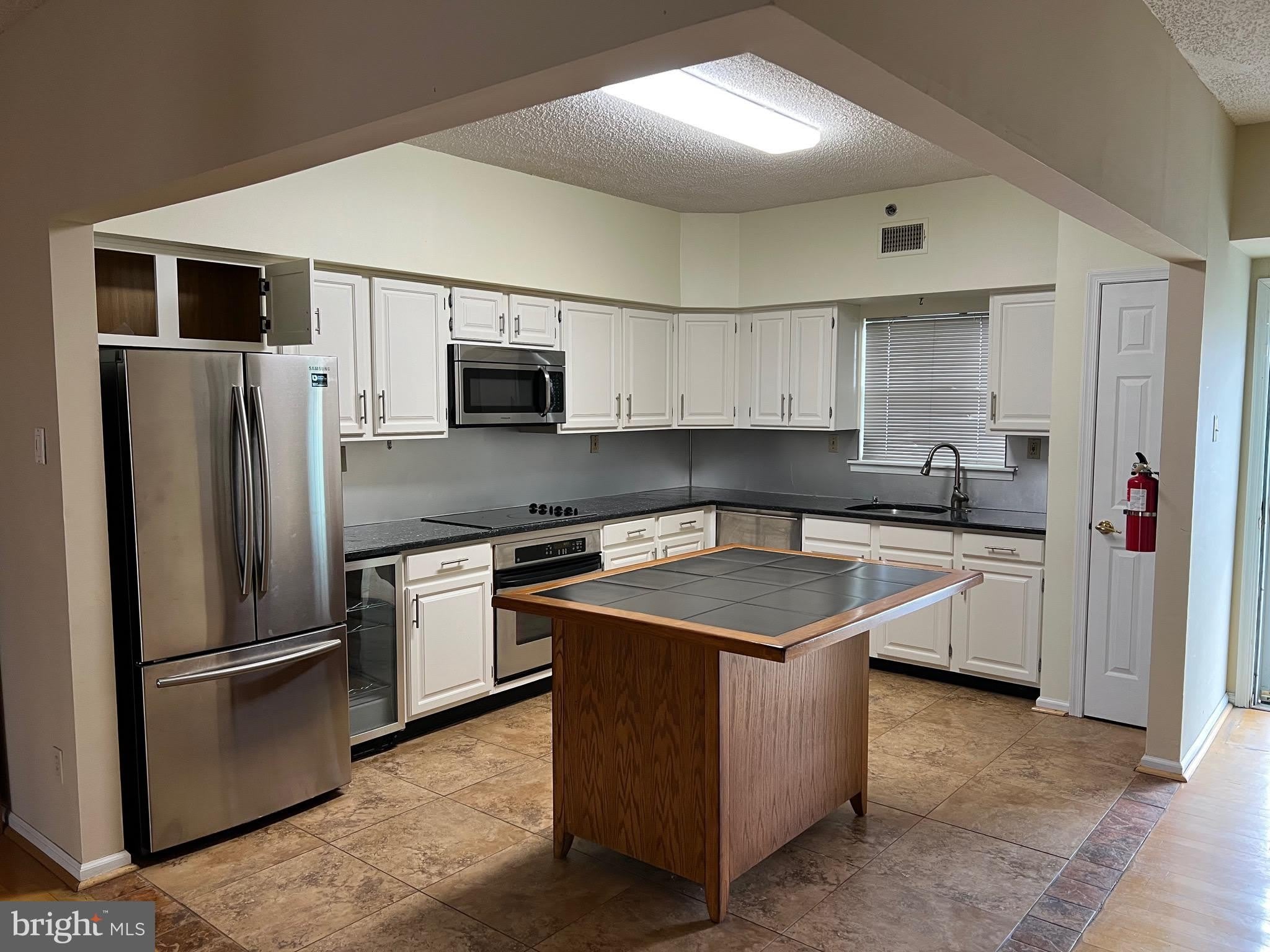 6252 MAIN Street – photo 2
