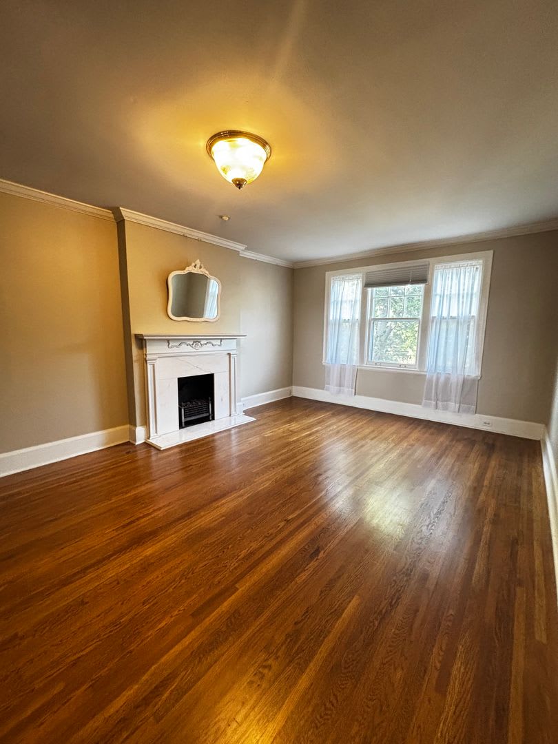 Immaculate 2/1.5/1 Condo off of Riverside Dr with a perfect river view from the top floor! – photo 2