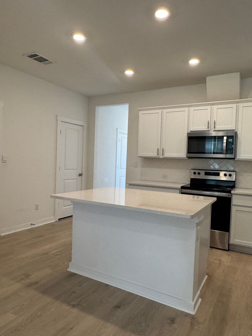 4 BR/2.5BA – photo 4