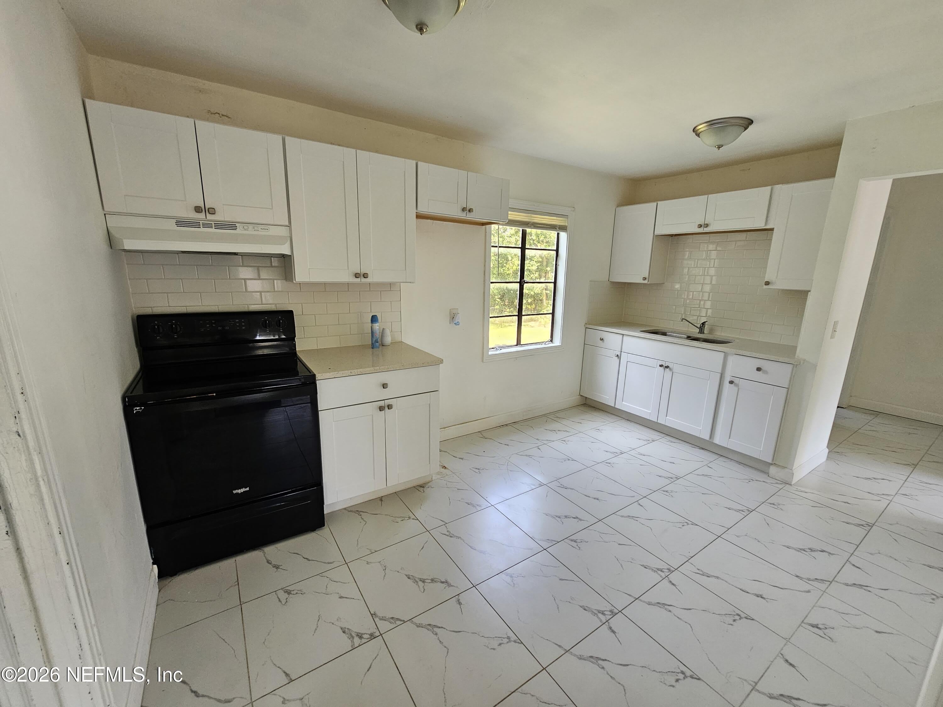 3129 LOWELL Avenue – photo 2