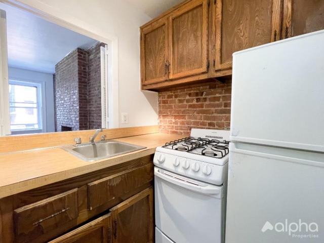 316 E 83RD – photo 5