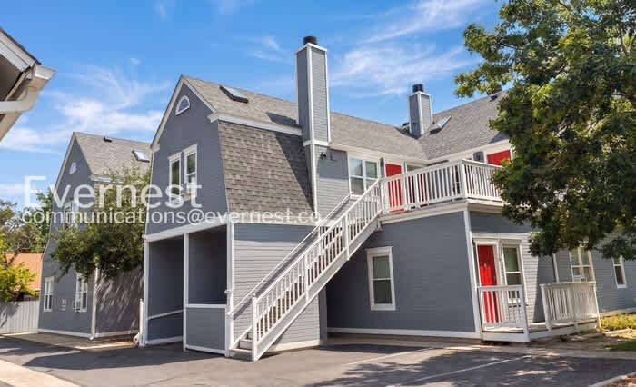 2205 Arapahoe Avenue – photo 1