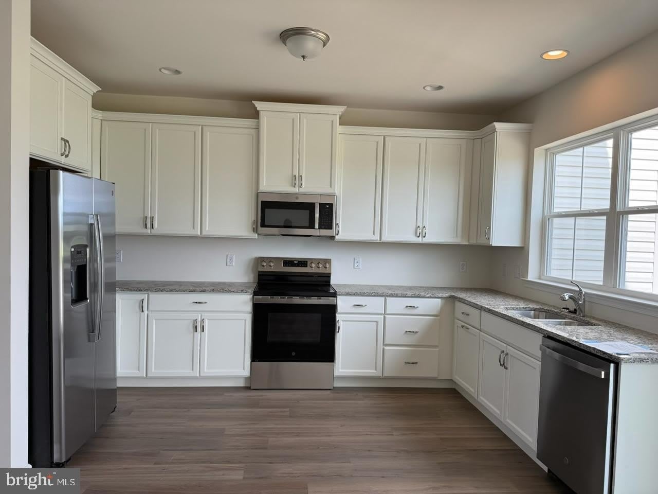748 ROSLER Way – photo 2