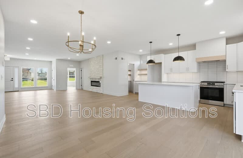 1412 NE Ernest Way – photo 4