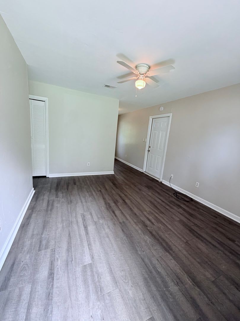 2 BR/ 1 BA Home – photo 2