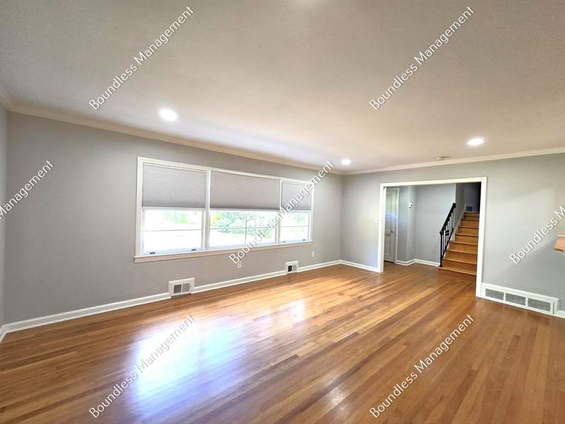 2233 Leafmore Dr – photo 3