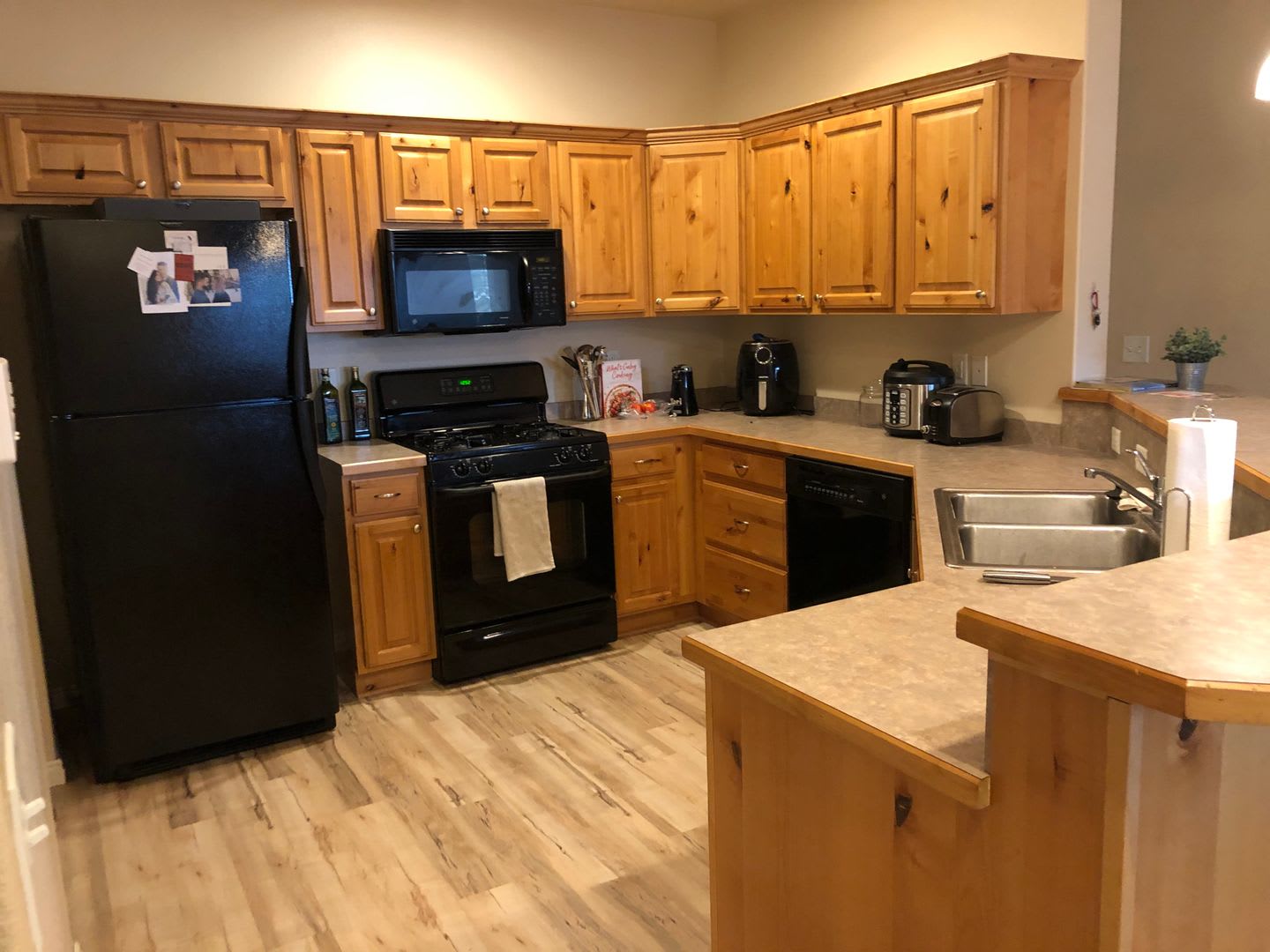 Wonderful 3 bed / 2 bath Condo with a pool – photo 2