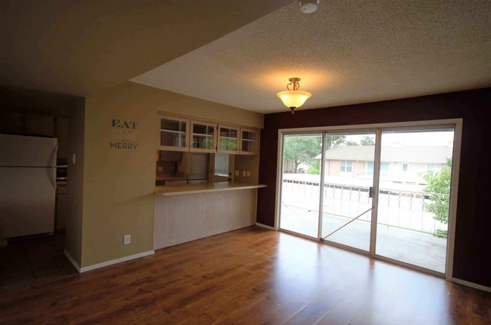 LARGE 2 bedroom 2 bath Condo close to Shopping, dinning and entertainment! – photo 5