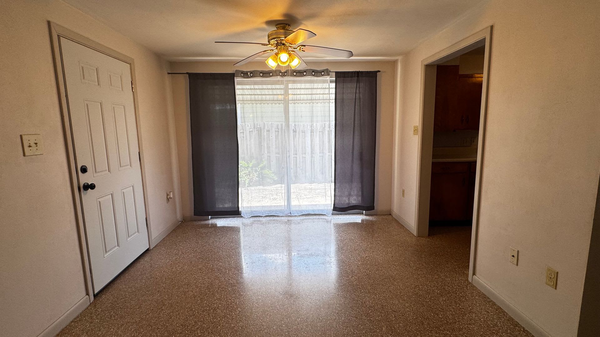 Charming 3-Bedroom Home in Dunnellon – Spacious Living with Modern Comforts! – photo 3