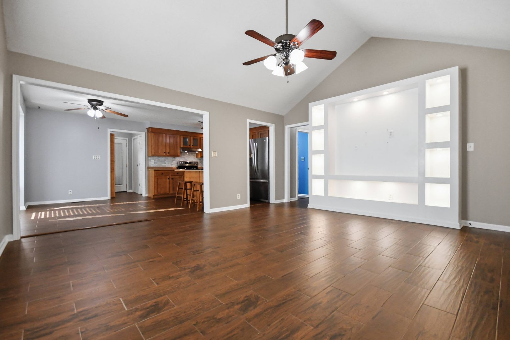 Pet Friendly Three Bedroom With Basement – photo 3