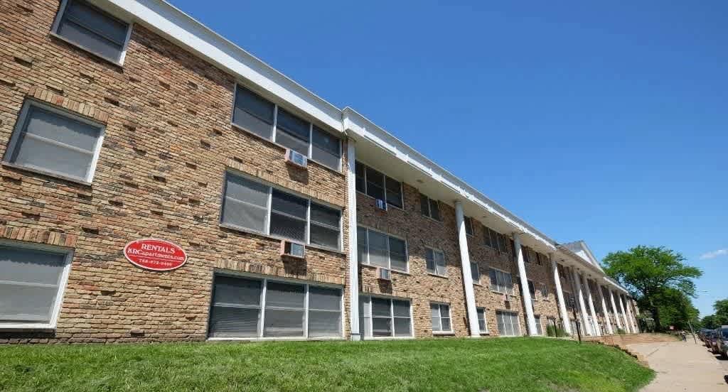 Bryant Manor Apartments – photo 1