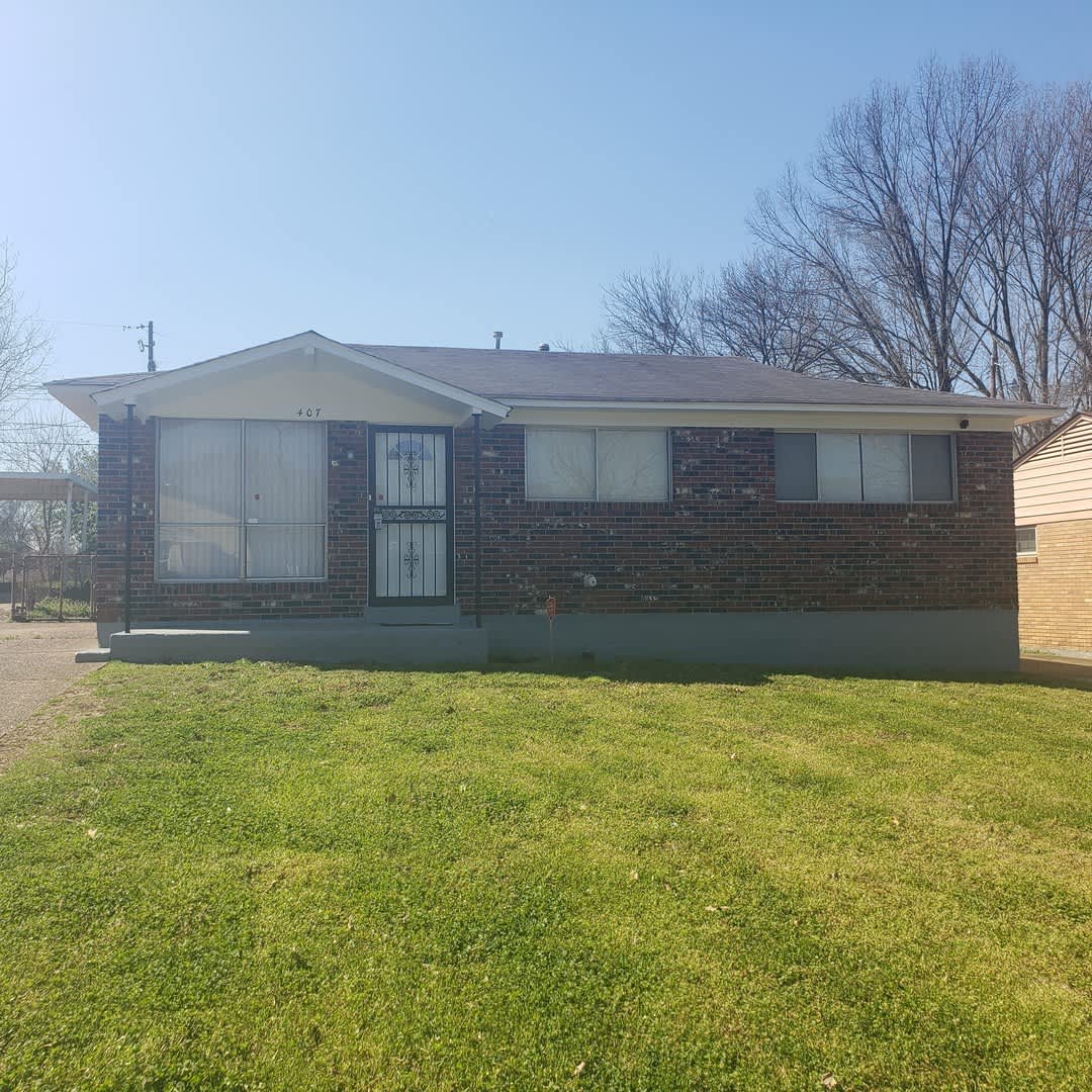ADORABLE HOME READY FOR MOVE IN – photo 1