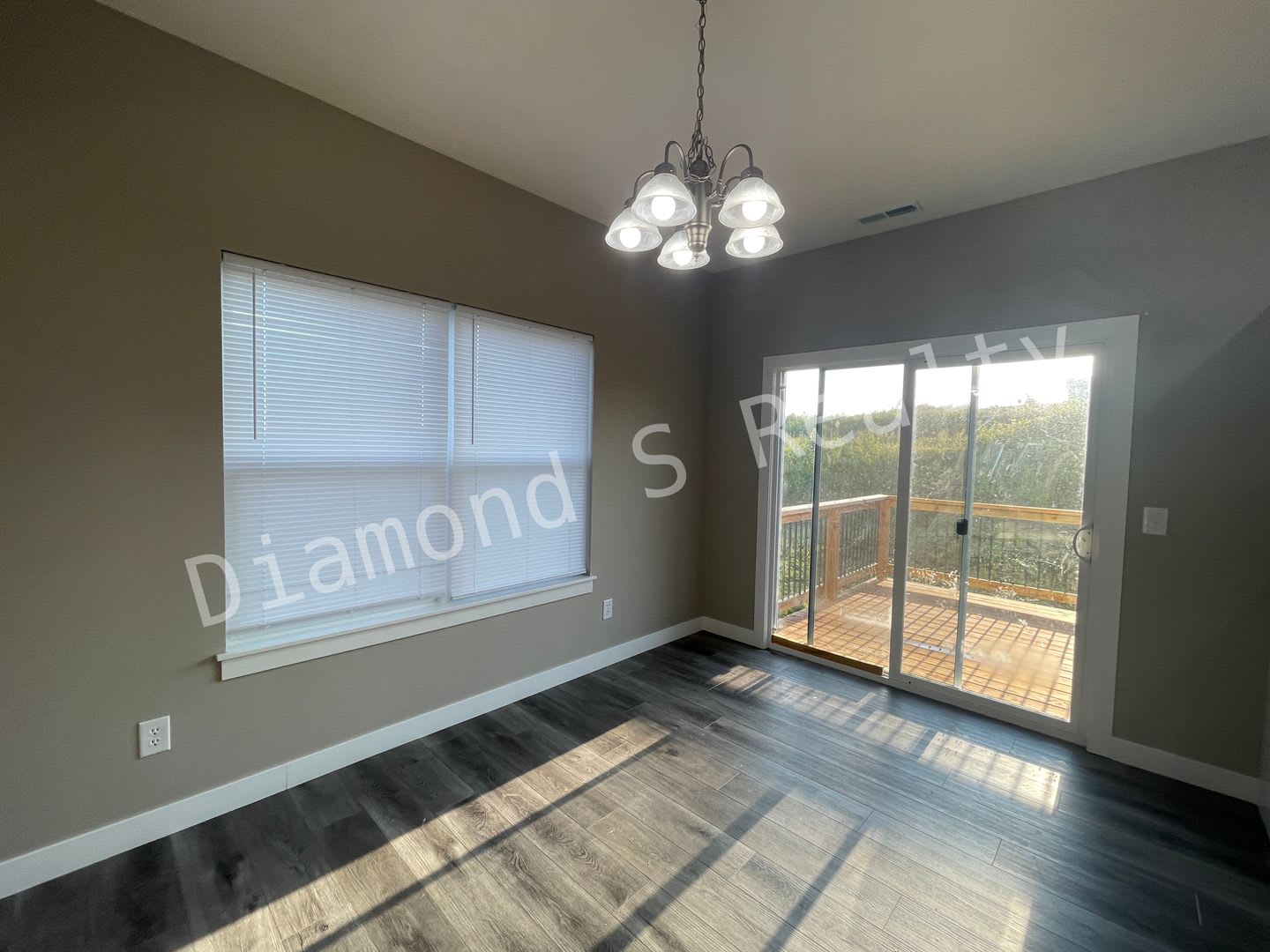Ozark Home Available Early September – photo 5