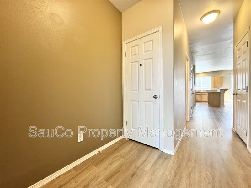 4572 Southeast Olivewood Street – photo 3