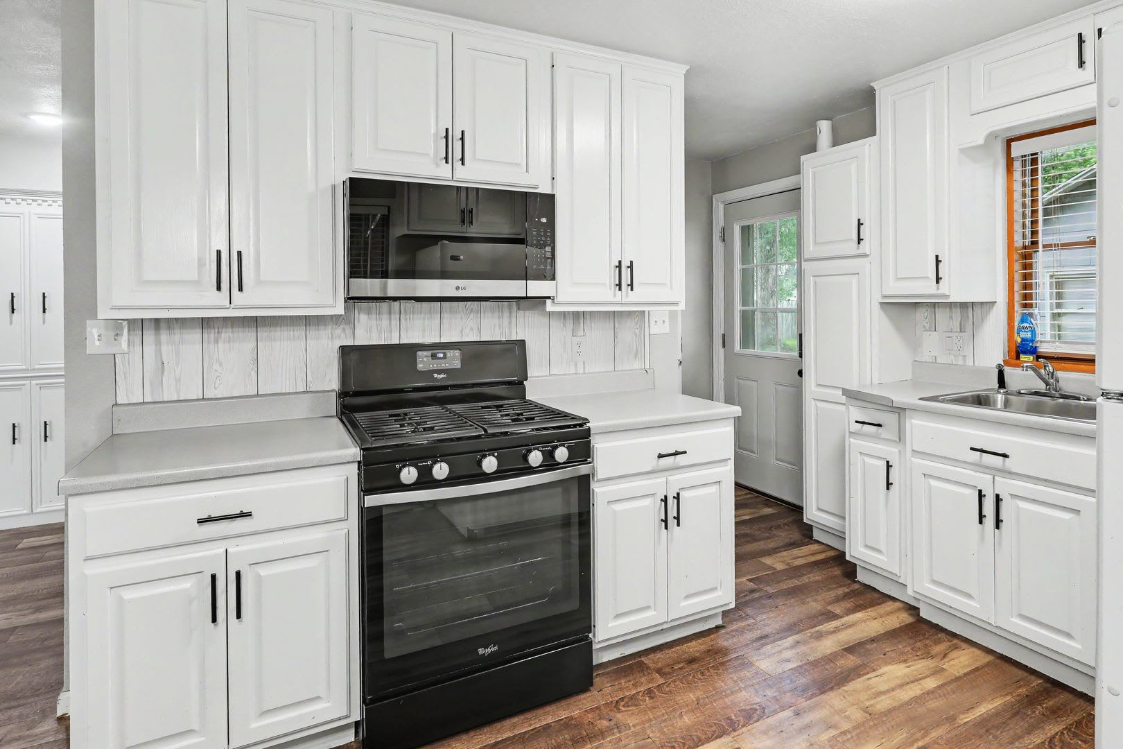 Rent: $1300; 2 beds – photo 1