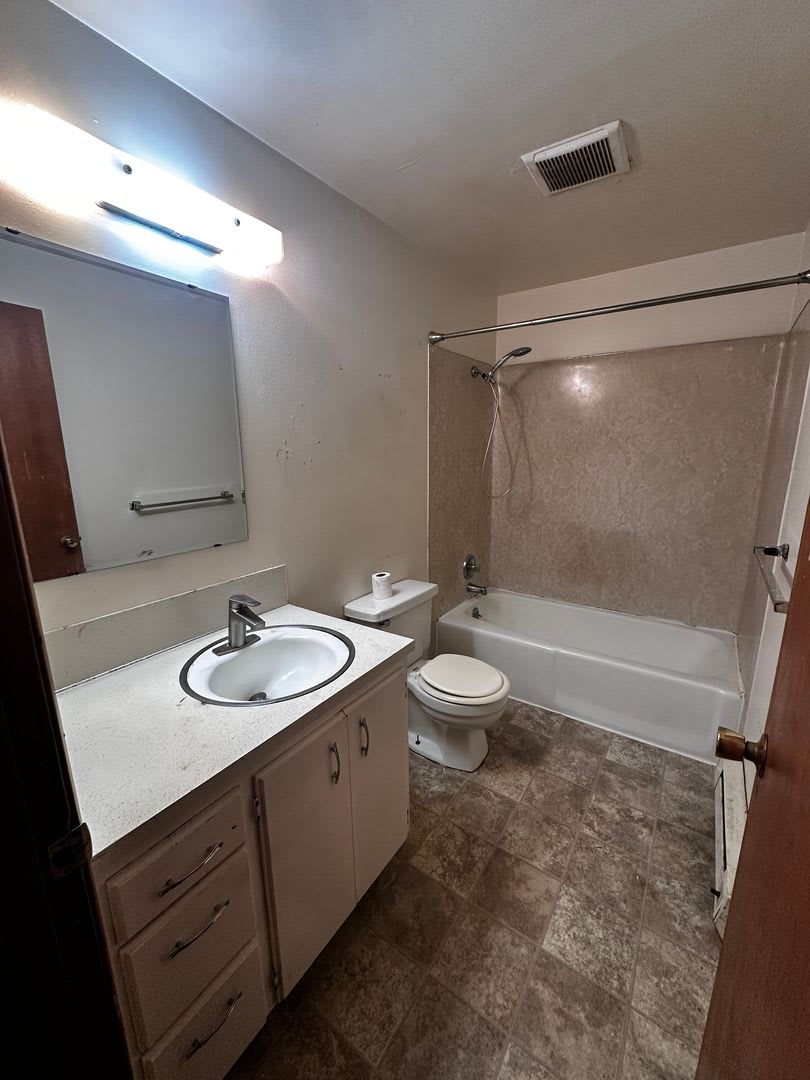 Country Squire Apartments 10833 – photo 5