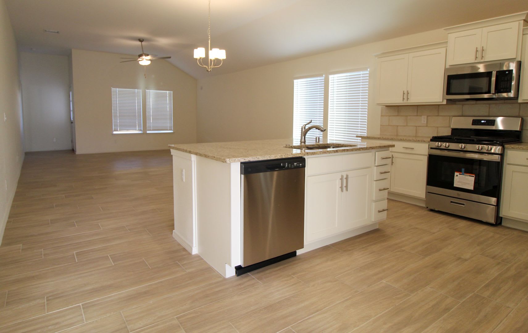 1208 Golden Summer Pl Brand-New 4-Bedroom Home – photo 3