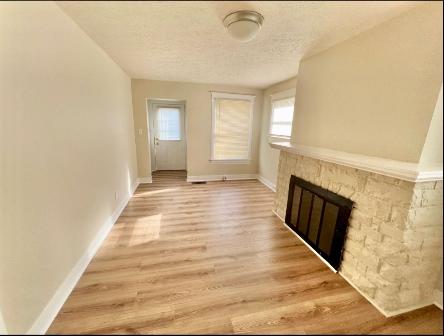 3911 Larkwood Avenue – photo 2