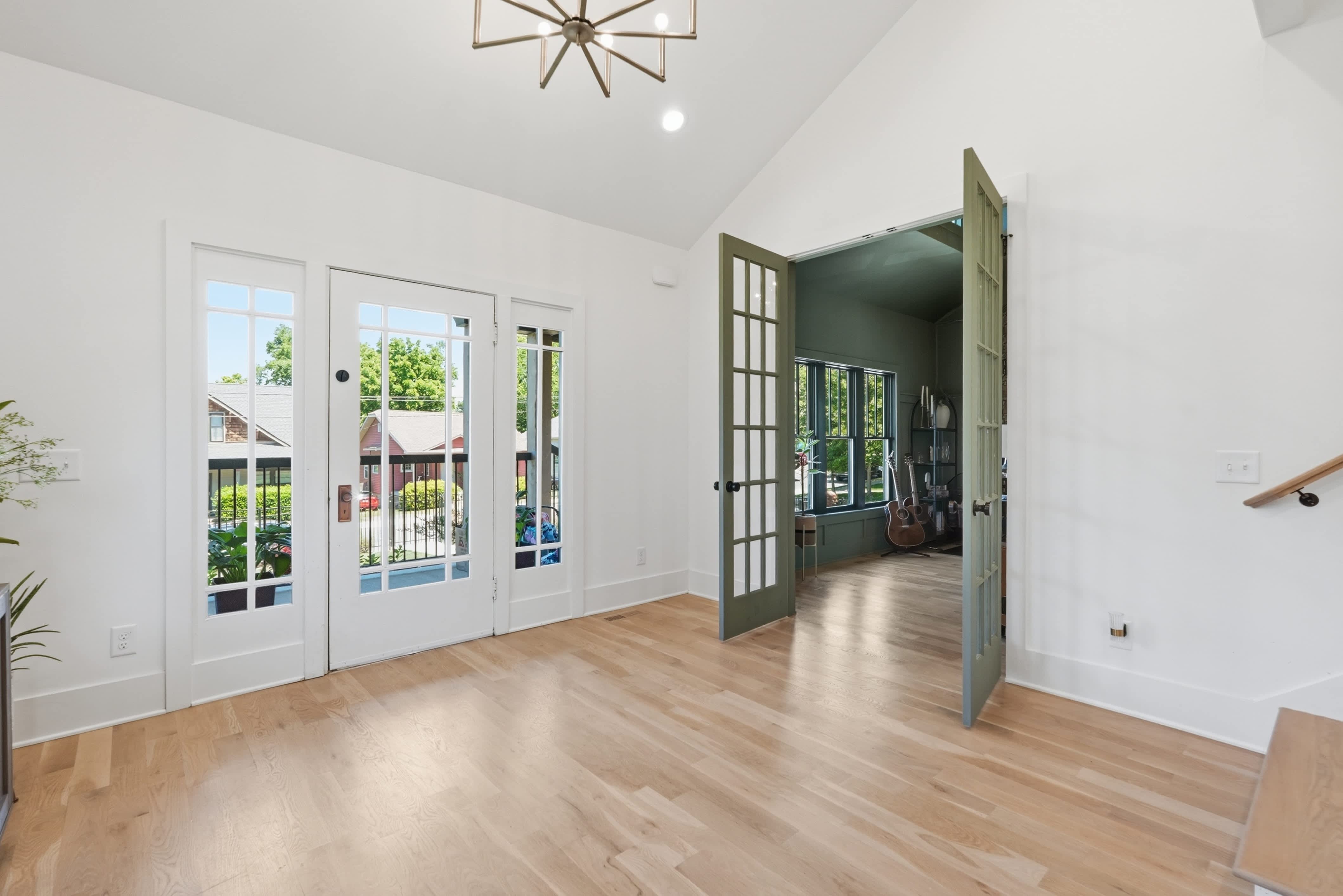 1118 Douglas Avenue – photo 3