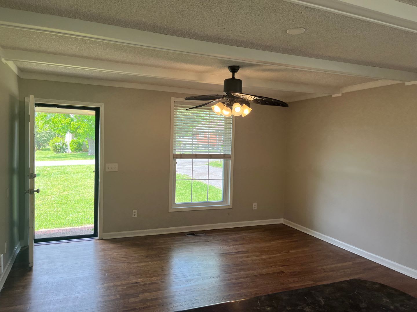 For Lease – photo 4