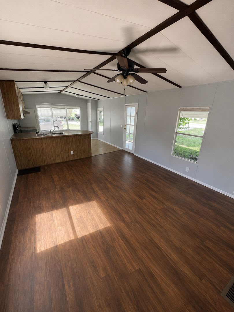 2BR/1BA Wesley Chapel Mobile Home w/ Carport – Utilities Included! – photo 4