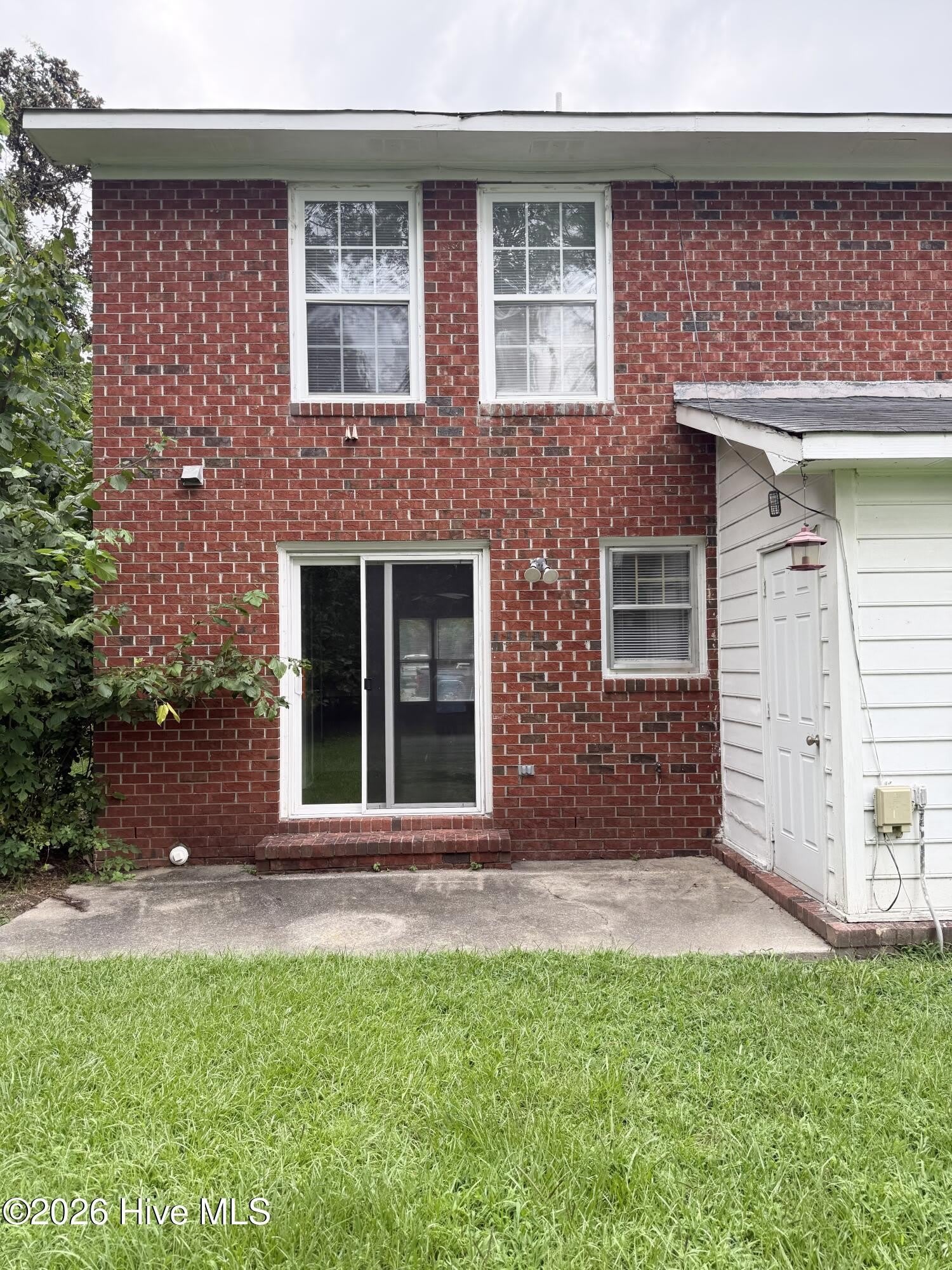 110 N Elm Street – photo 3