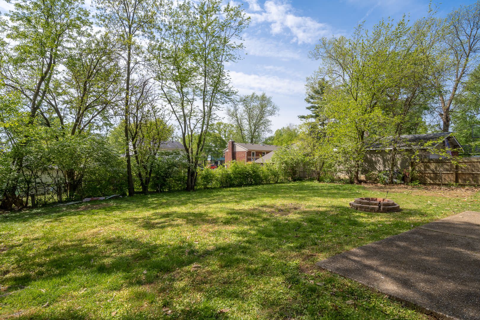 Beautiful Middletown Home 5 Beds 2 Baths – photo 5