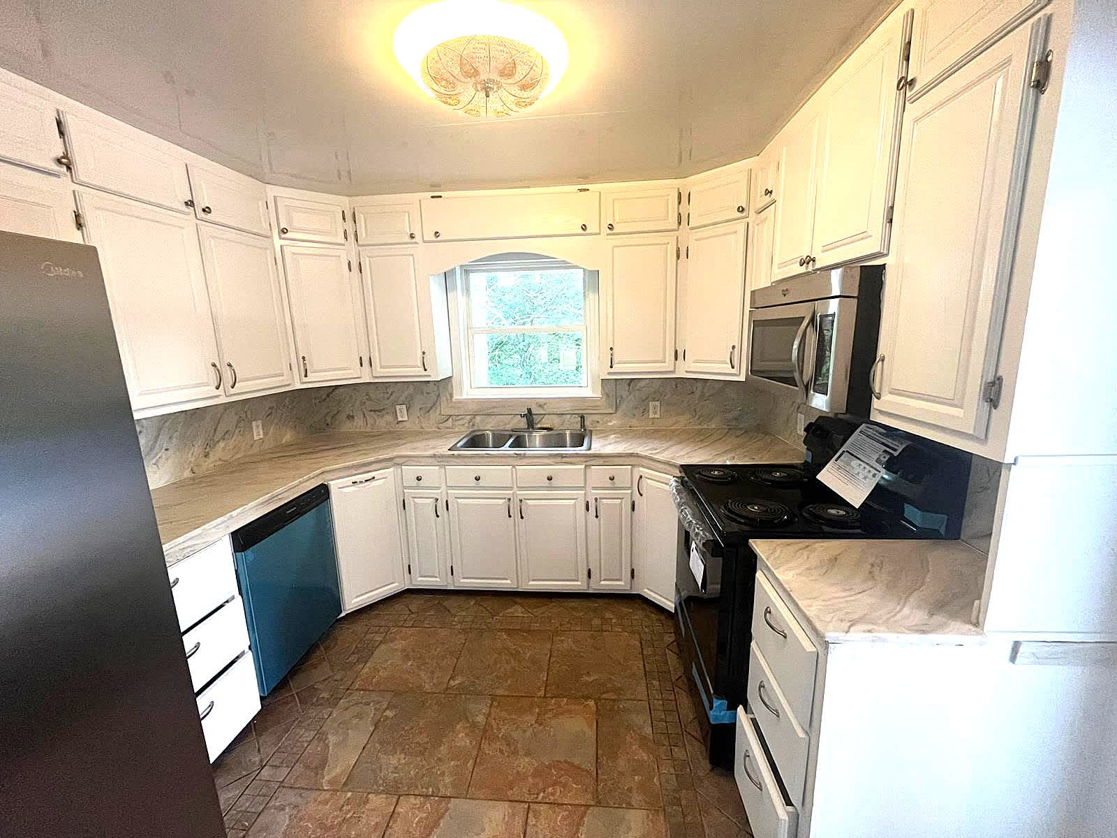 3932 Fraser Circle – photo 3