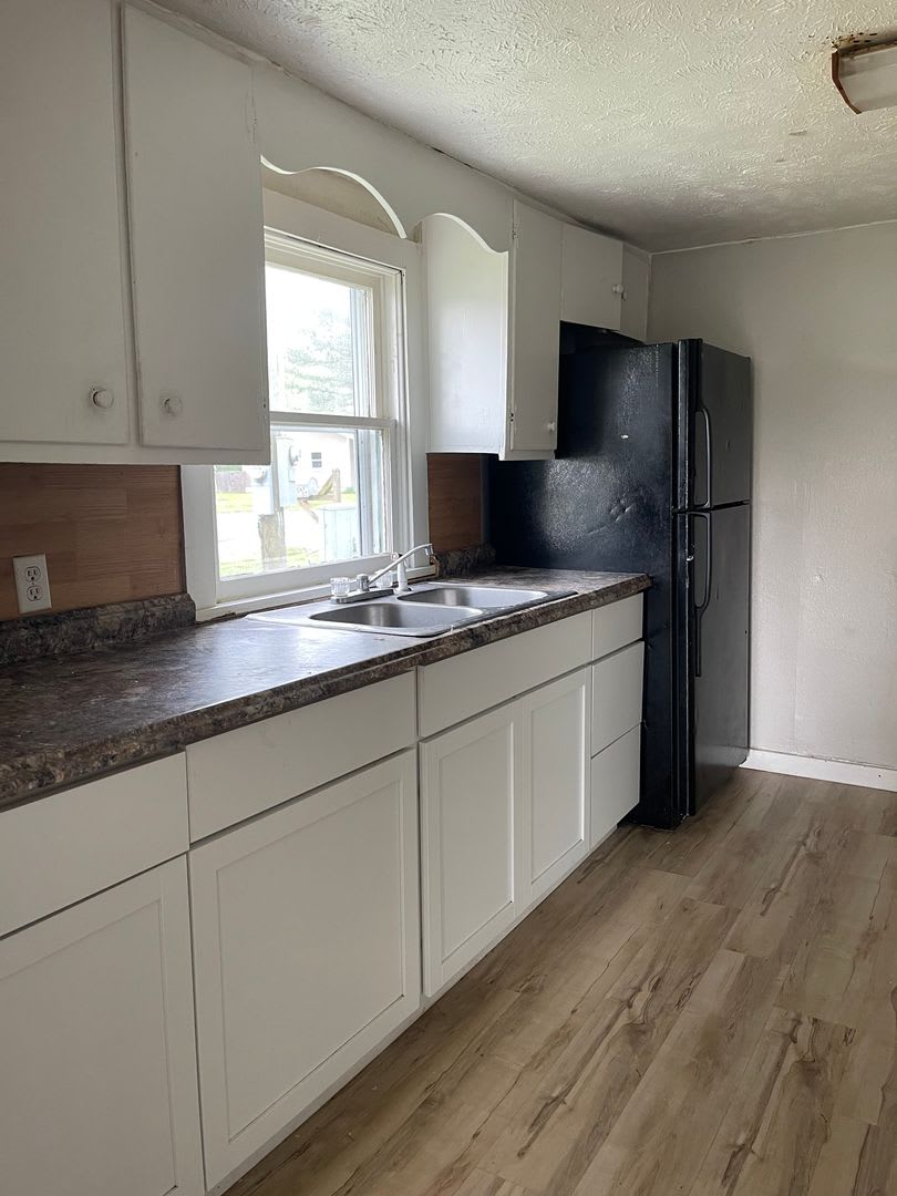 3 Bed 1 Bath Exeter – photo 2