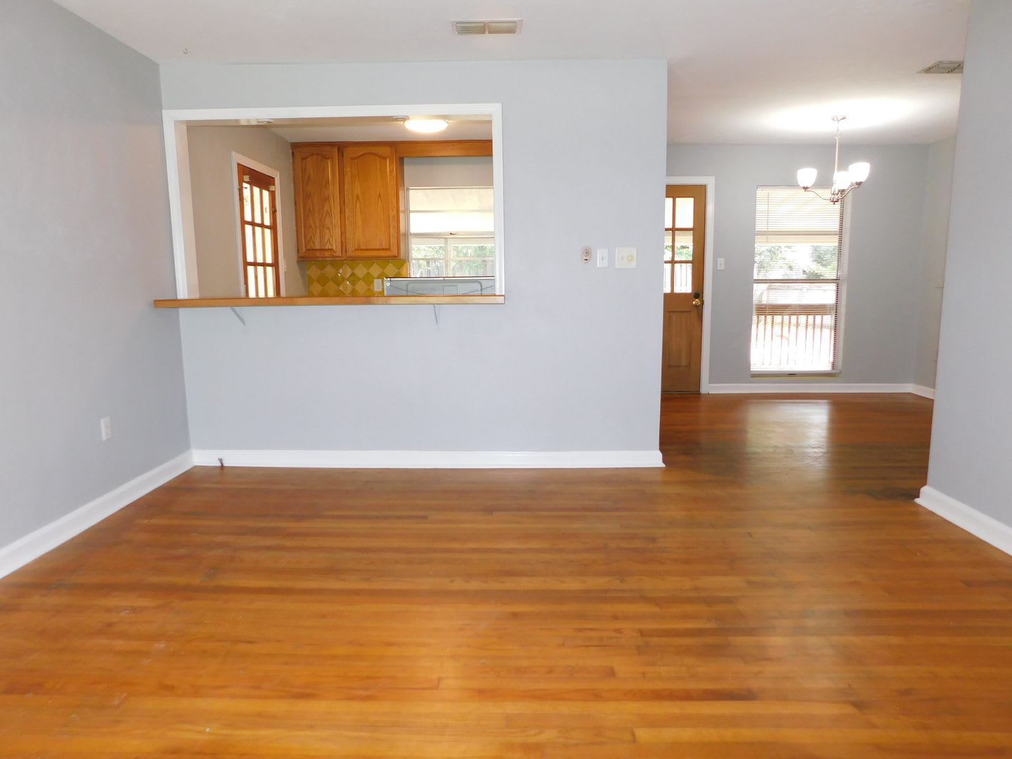 Free August September Rent Walk To Westside Park – photo 2