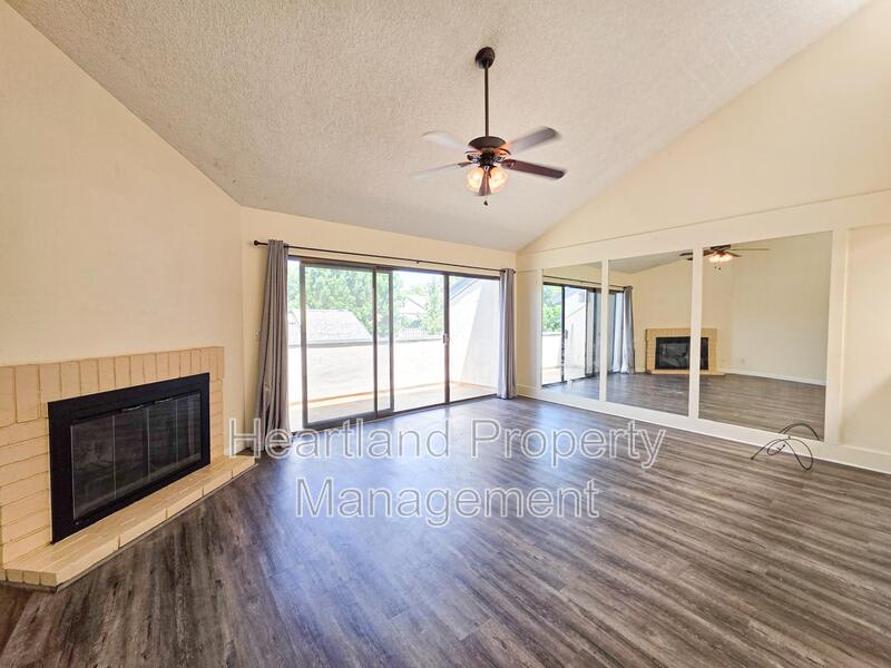 2135 East Valley Parkway – photo 2