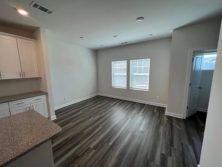 2027 Tears Ln Charlotte, NC 28217 – photo 5