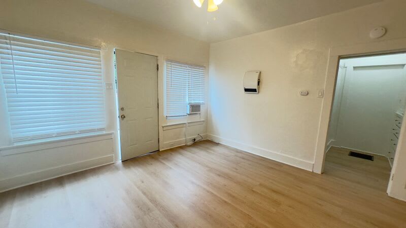 545 N Oakland Ave – photo 3