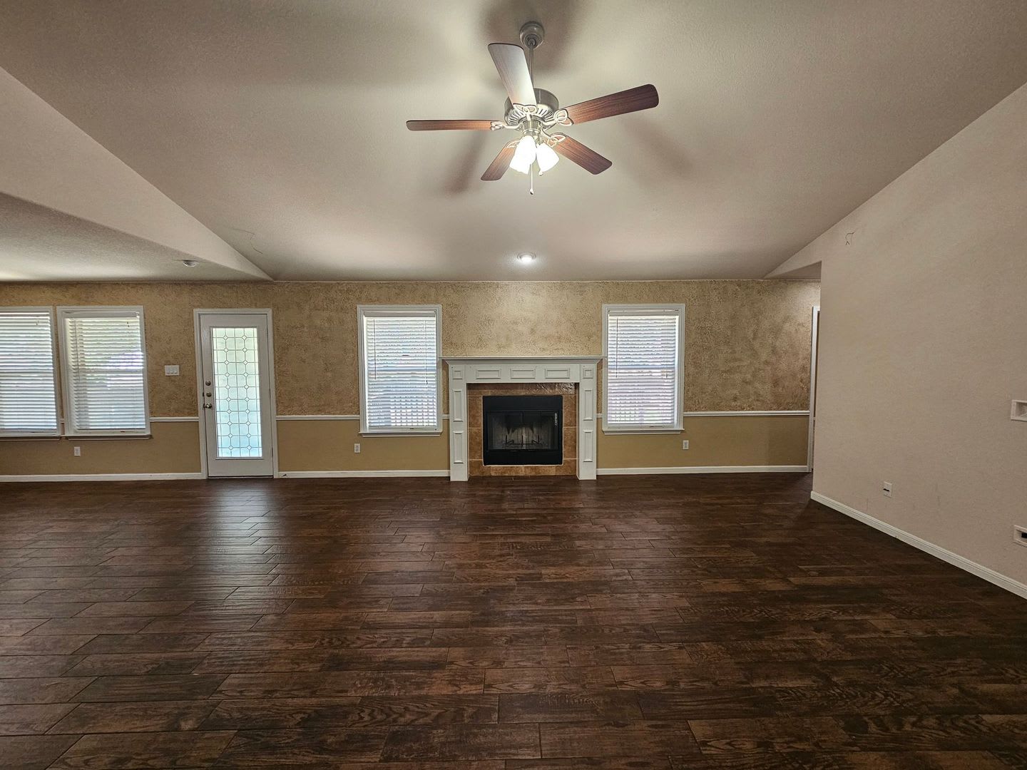 AVAILABLE NOW & READY FOR MOVE IN – photo 5