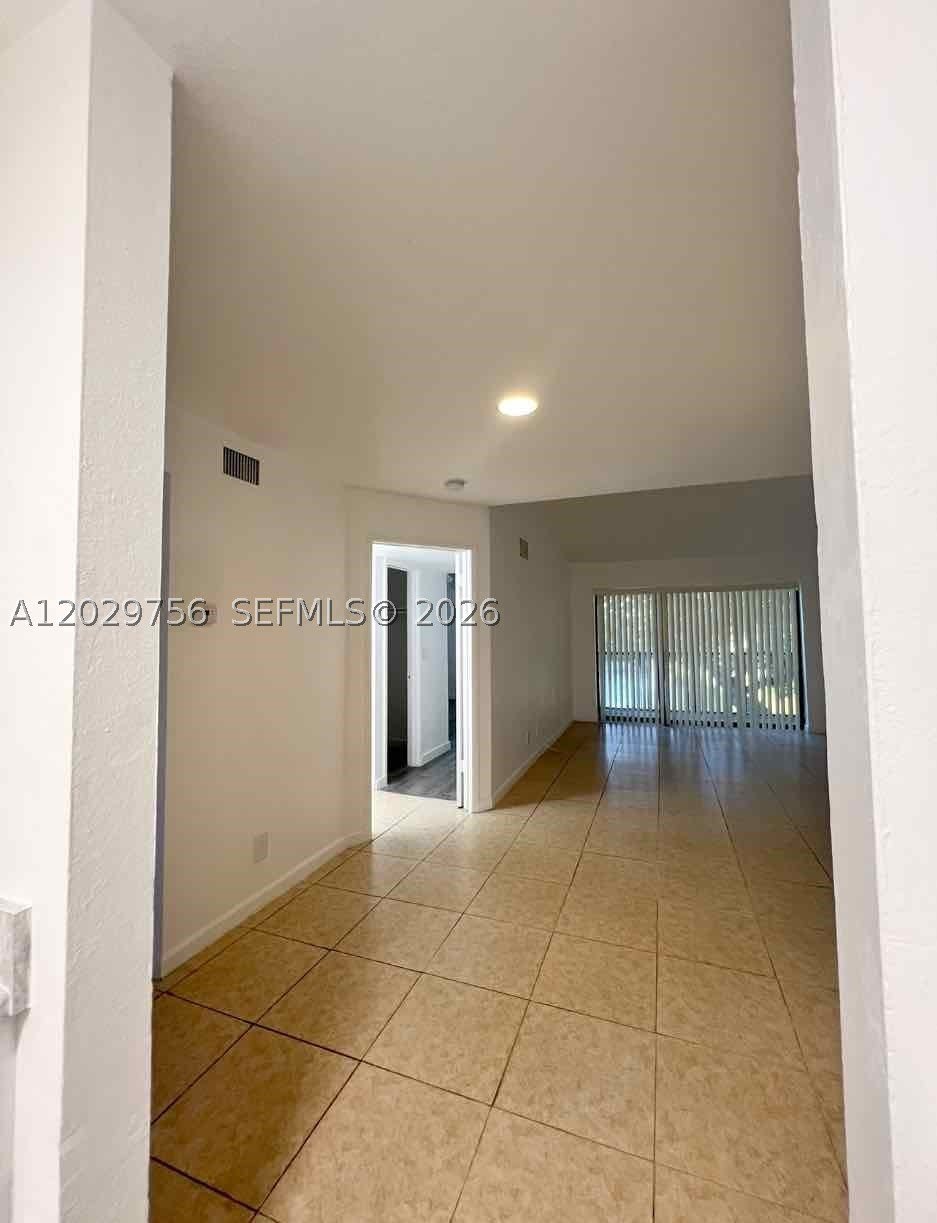 8719 NW 39th St – photo 4