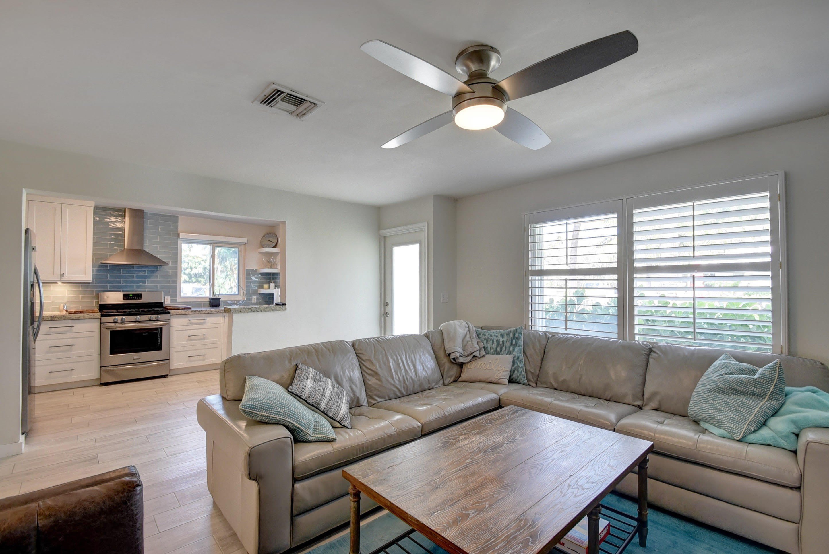 1020 Casuarina Road – photo 5
