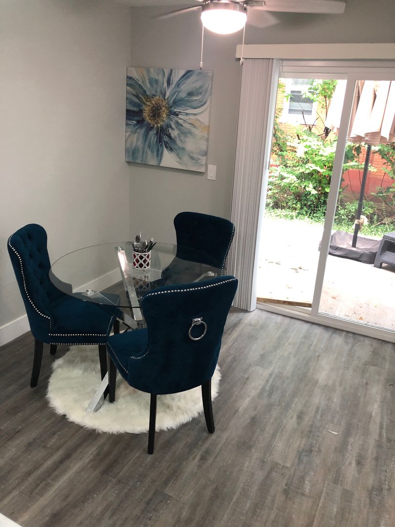 2 BDRM MODERN TOWNHOME – photo 5