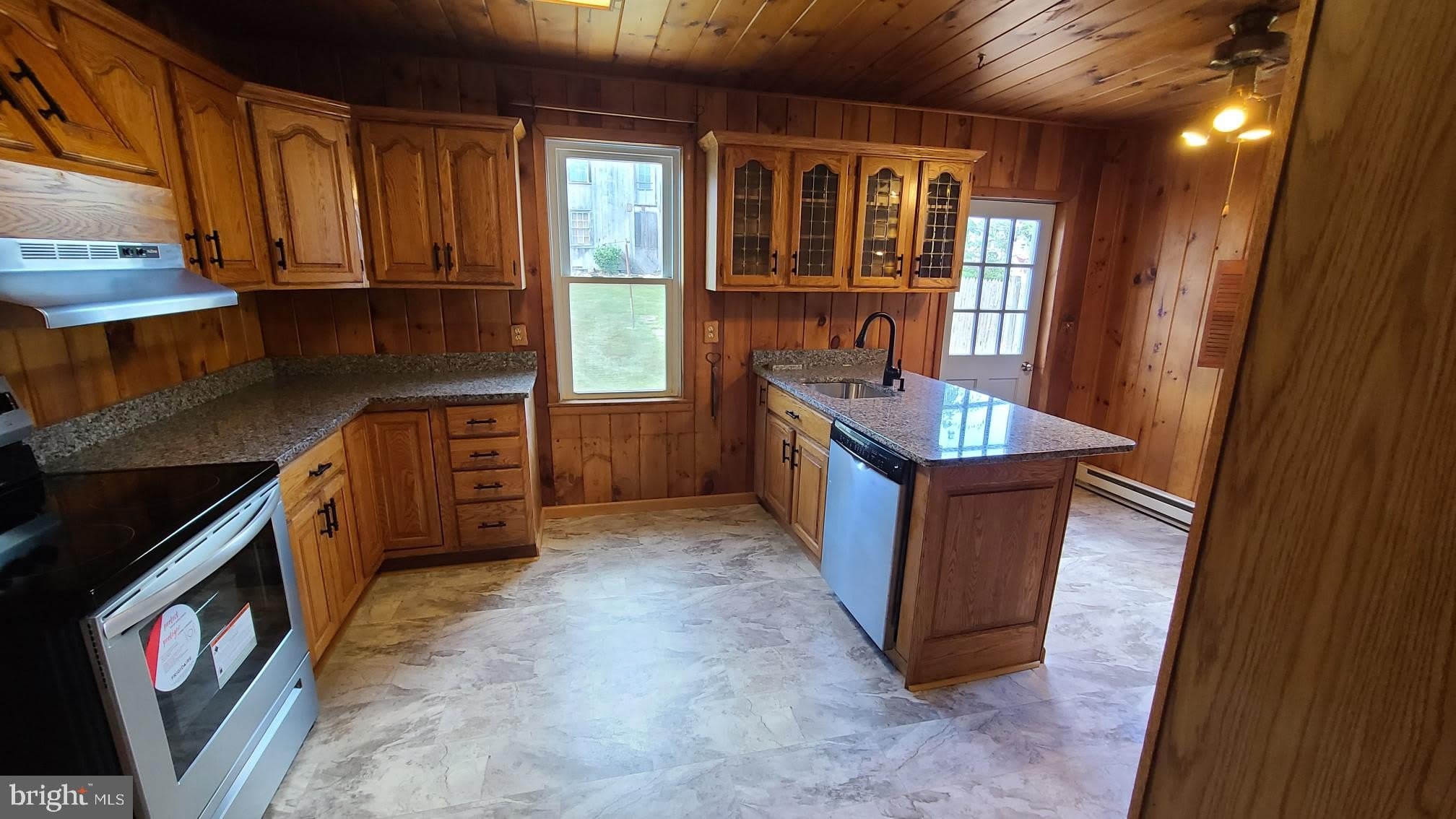 3213 WALNUT Street – photo 4